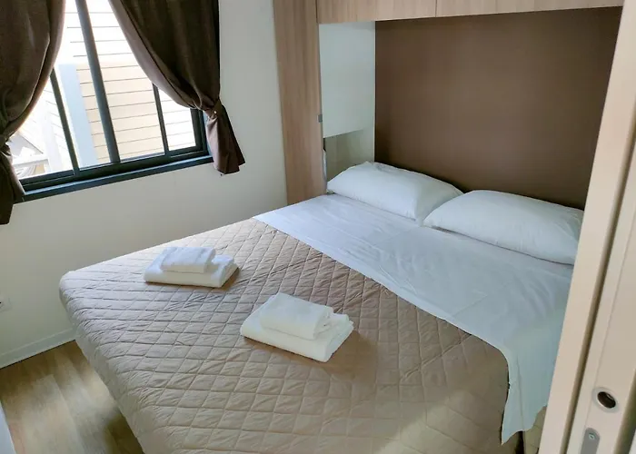 Campsite Garda Di Vino Agricamping & Wine Shop Lazise Ronchi (Veneto)